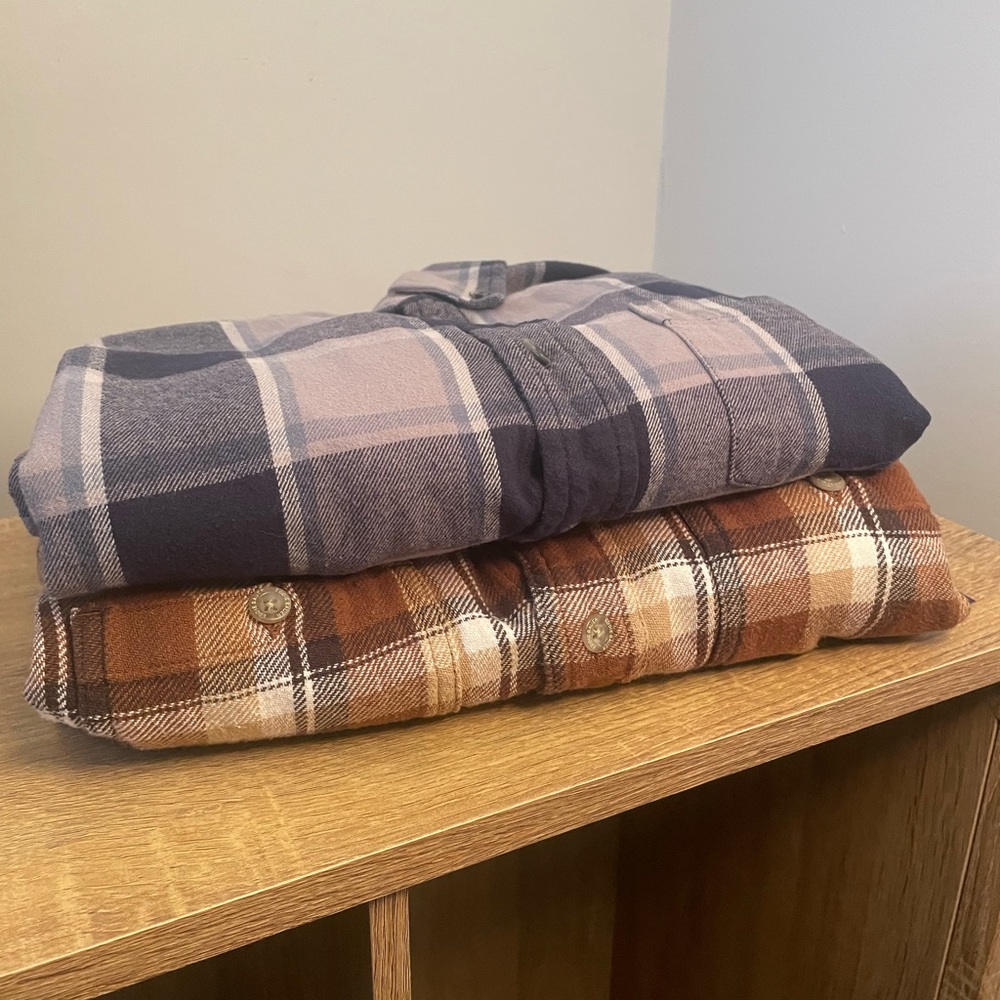 2x Button down flannels